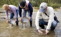 Goldwaschen am Klondike, © Government of Yukon/Fritz Mueller